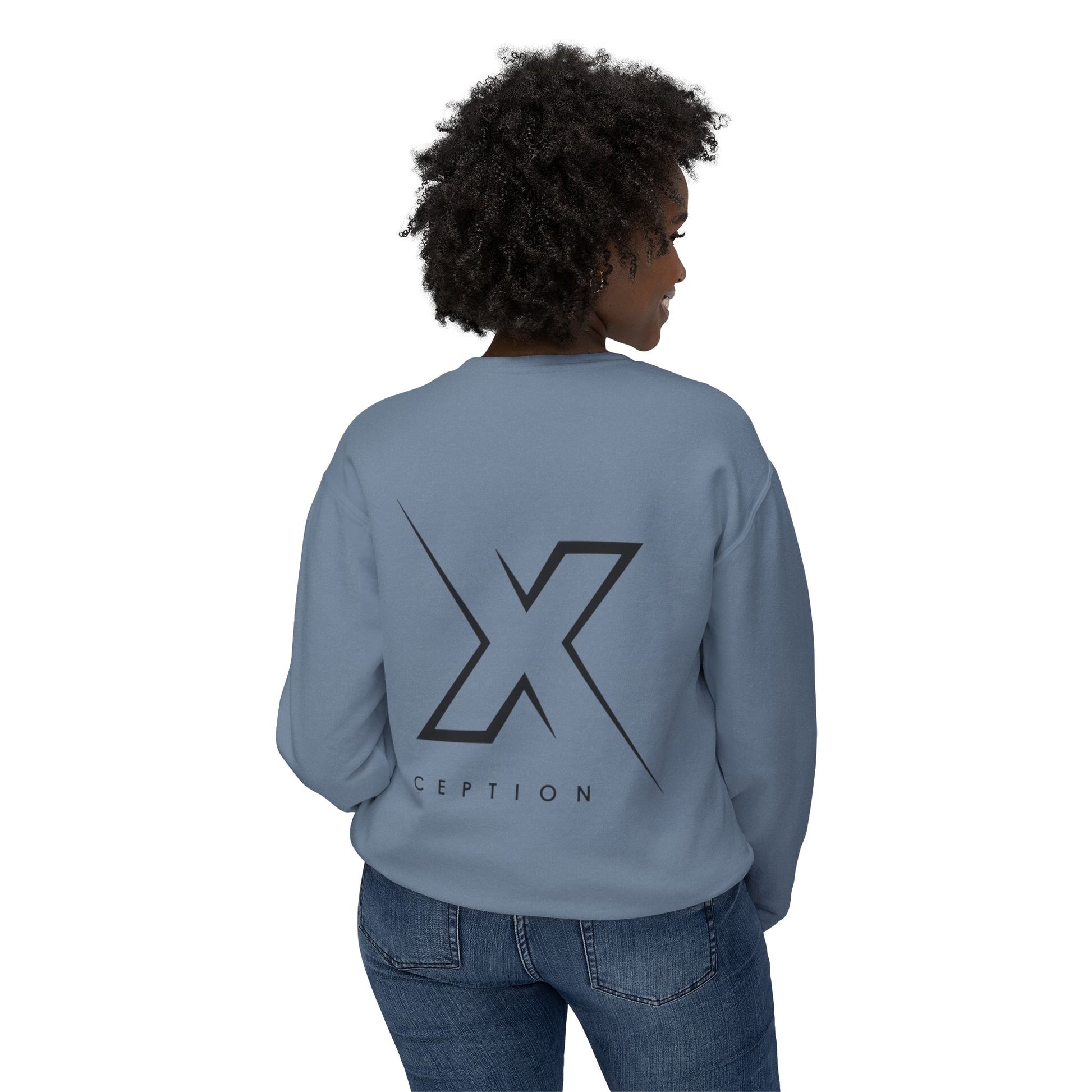 Sweat-shirt ras du cou léger unisexe X-CEPTION au design minimaliste, idéal au quotidien, idéal pour les temps frais et tendance.
