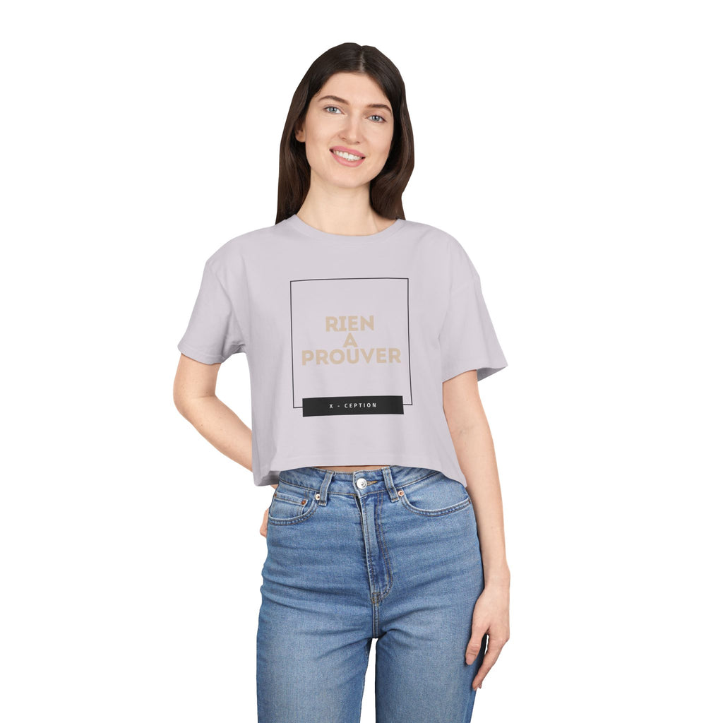 T-shirt court chic X-CEPTION pour femme, design tendance, mode quotidienne, tenue décontractée, style urbain, cadeau pour elle, essentiel pour l'été