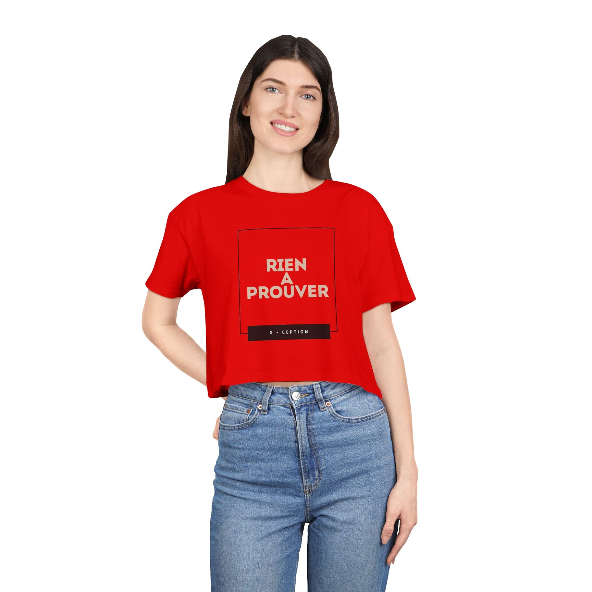T-shirt court chic X-CEPTION pour femme, design tendance, mode quotidienne, tenue décontractée, style urbain, cadeau pour elle, essentiel pour l'été