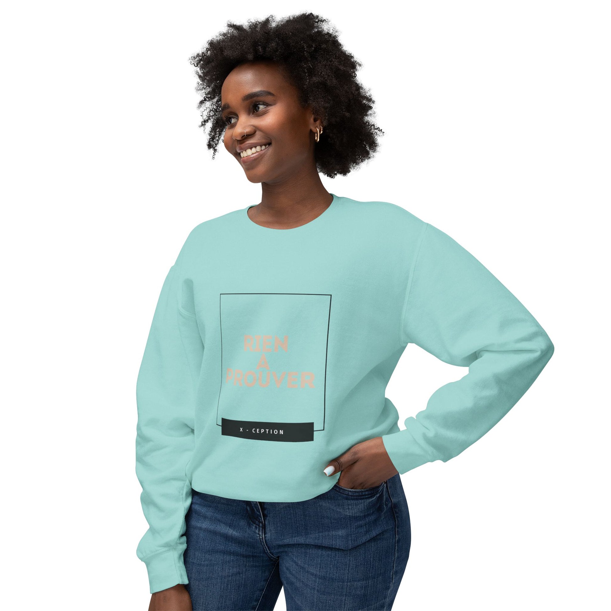 Sweat-shirt ras du cou léger unisexe X-CEPTION au design minimaliste, idéal au quotidien, idéal pour les temps frais et tendance.