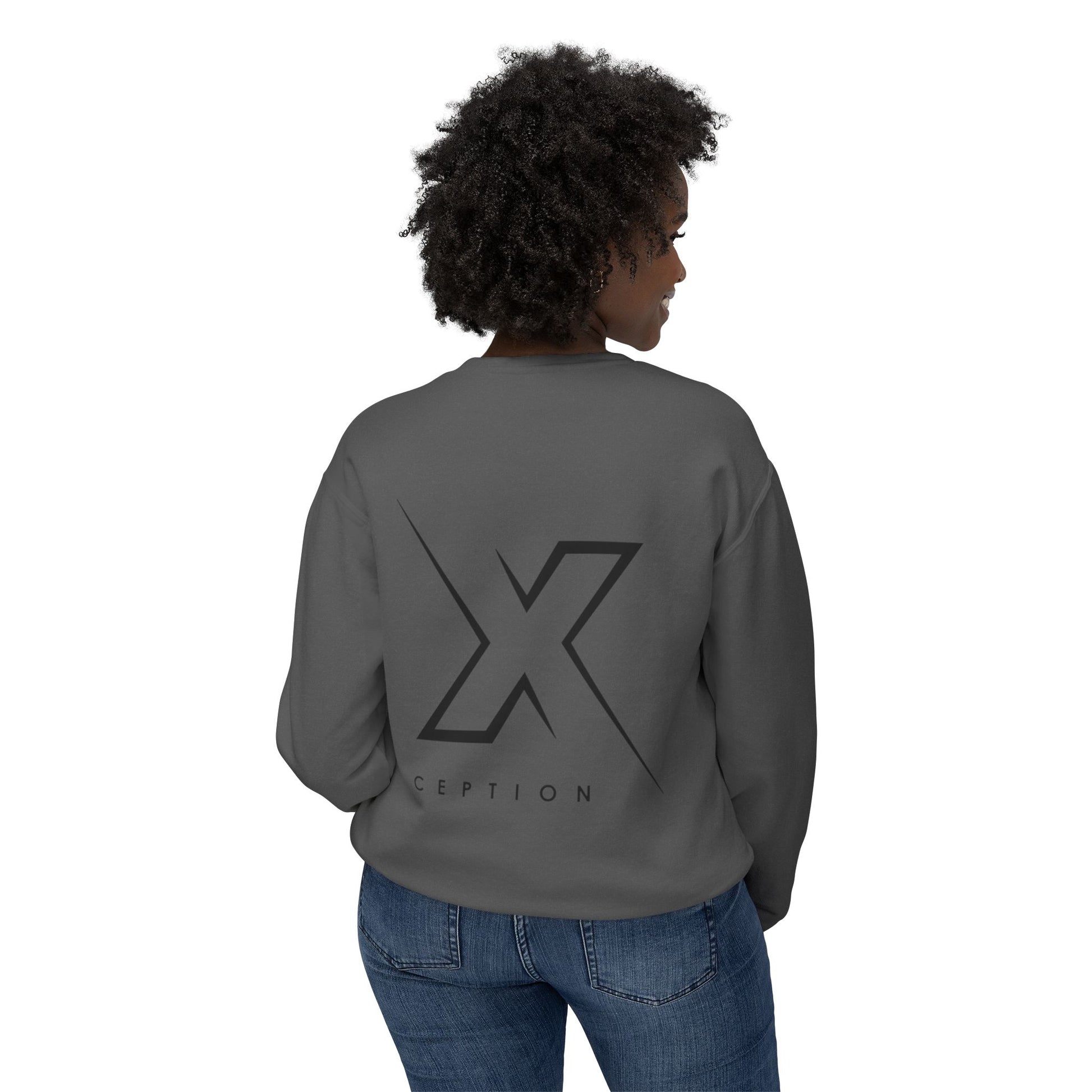 Sweat-shirt ras du cou léger unisexe X-CEPTION au design minimaliste, idéal au quotidien, idéal pour les temps frais et tendance.