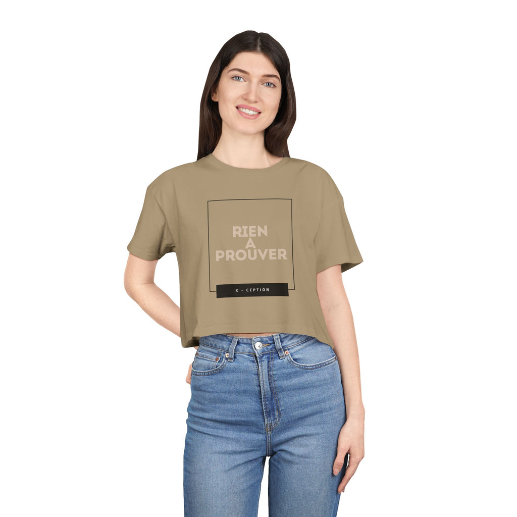 T-shirt court chic X-CEPTION pour femme, design tendance, mode quotidienne, tenue décontractée, style urbain, cadeau pour elle, essentiel pour l'été