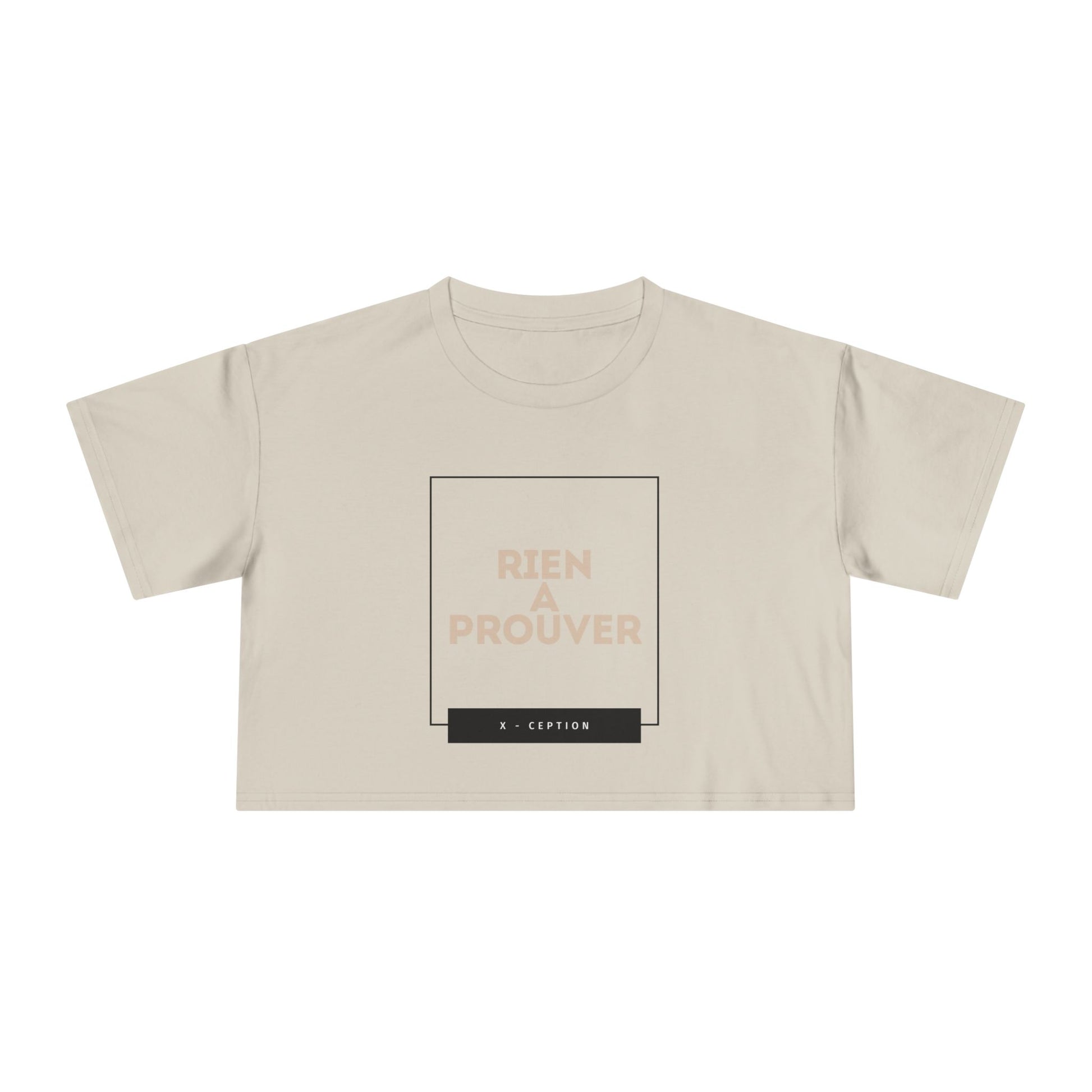 T-shirt court chic X-CEPTION pour femme, design tendance, mode quotidienne, tenue décontractée, style urbain, cadeau pour elle, essentiel pour l'été