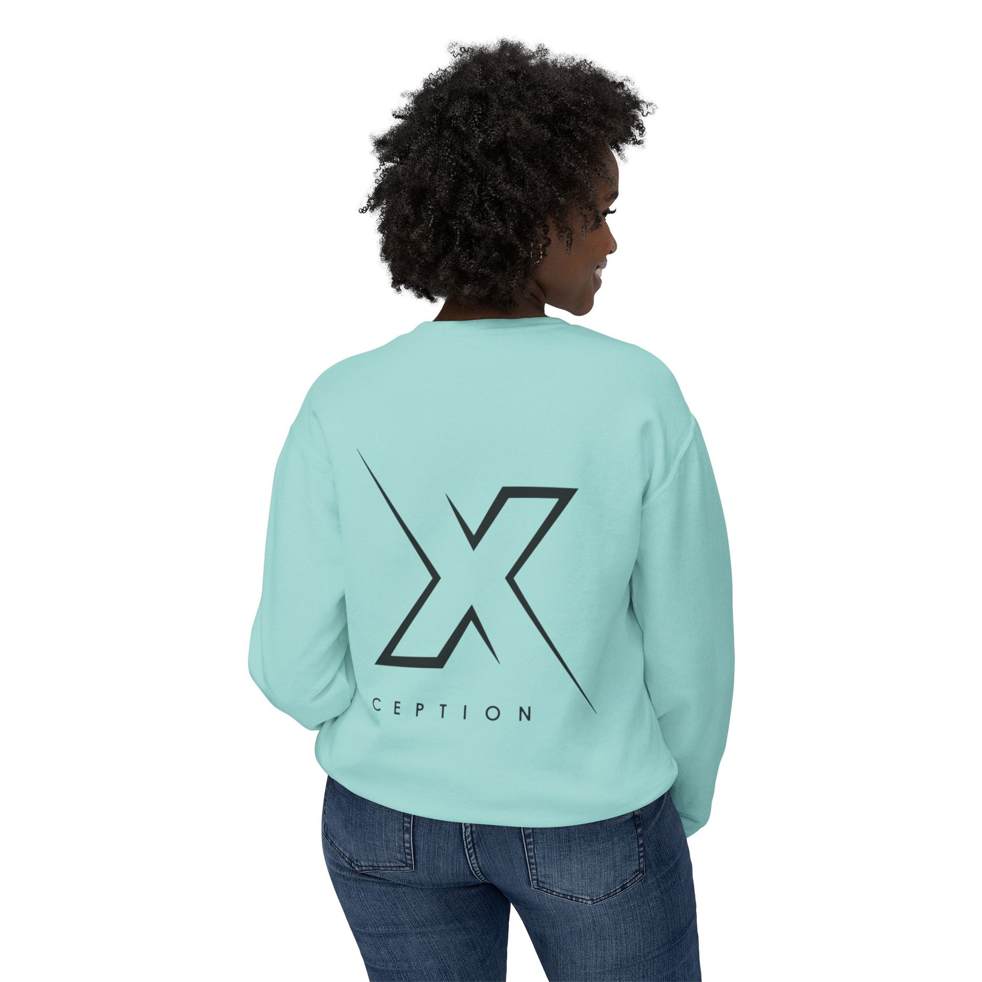 Sweat-shirt ras du cou léger unisexe X-CEPTION au design minimaliste, idéal au quotidien, idéal pour les temps frais et tendance.